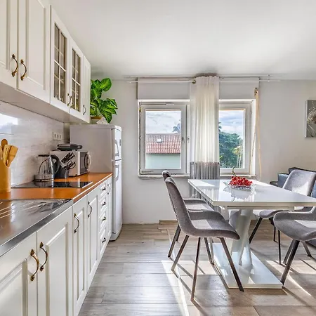 1 Bedroom Lovely In *