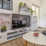 Appartement In With Wifi Banjole