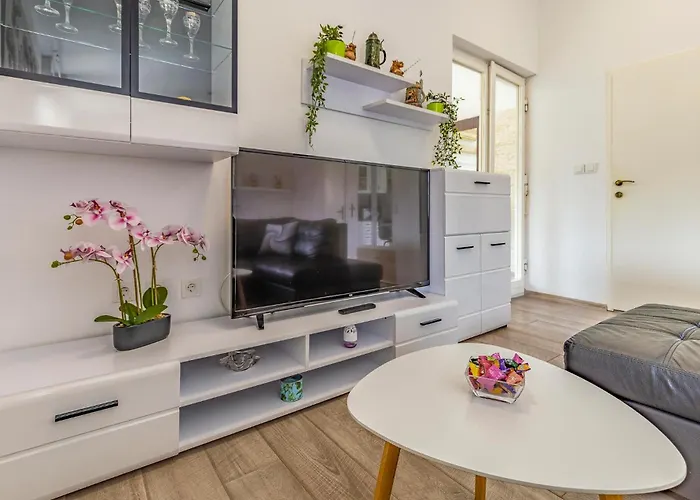 Lejlighed In With Wifi Banjole